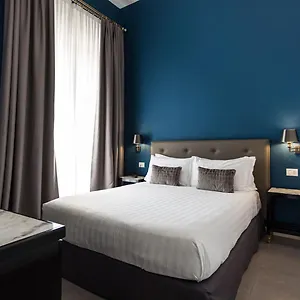 κάντε κράτηση εδώ