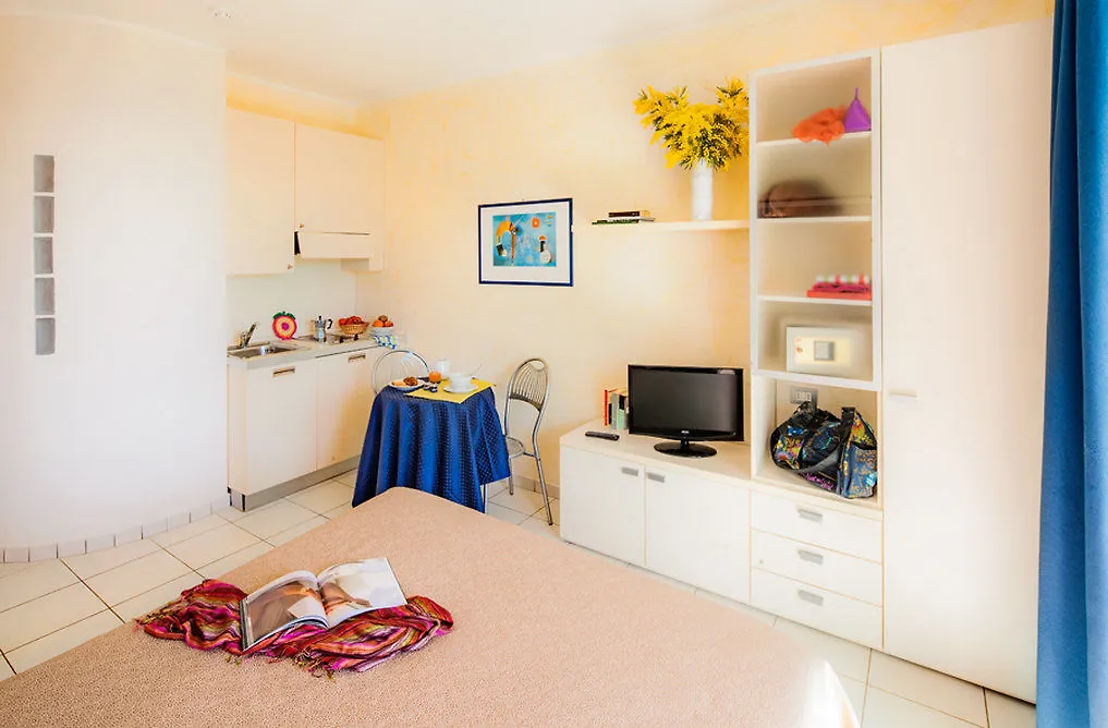 Residence Modus Vivendi Санремо 3*,